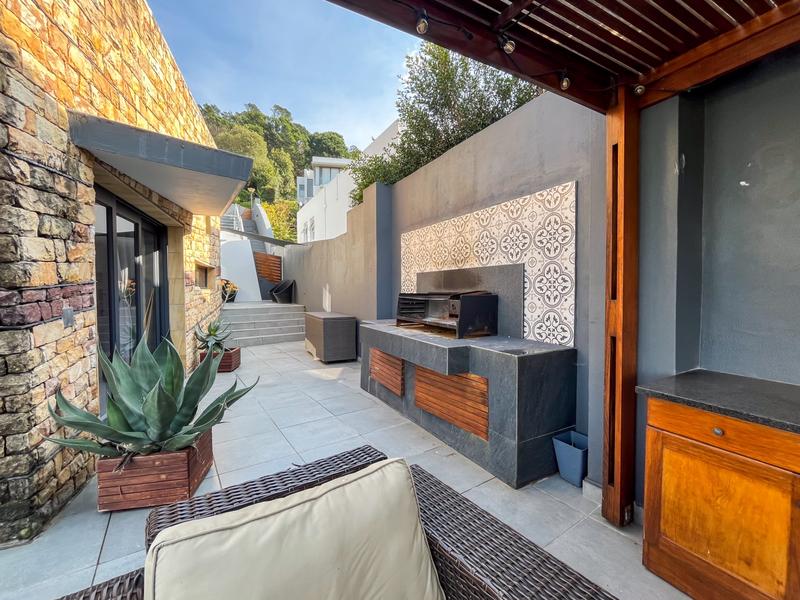 6 Bedroom Property for Sale in Hoog En Droog Western Cape
